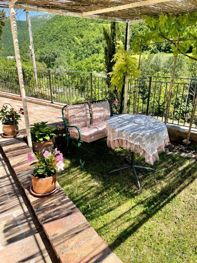 B&B Il Poggetto Serra SantʼAbbondio Kültér fotó