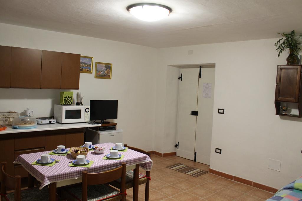 B&B Il Poggetto Serra SantʼAbbondio Kültér fotó