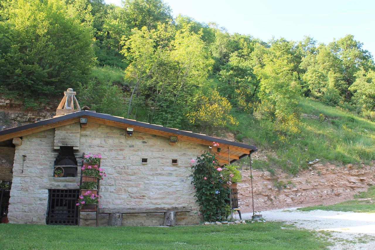 B&B Il Poggetto Serra SantʼAbbondio Kültér fotó